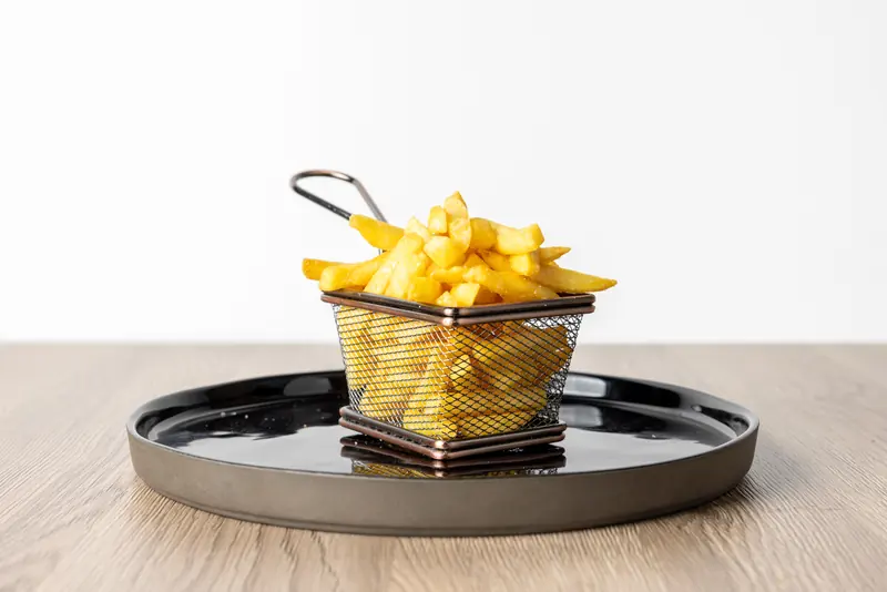 Pommes im Drahtkorb von Le Bistro Foodtruck