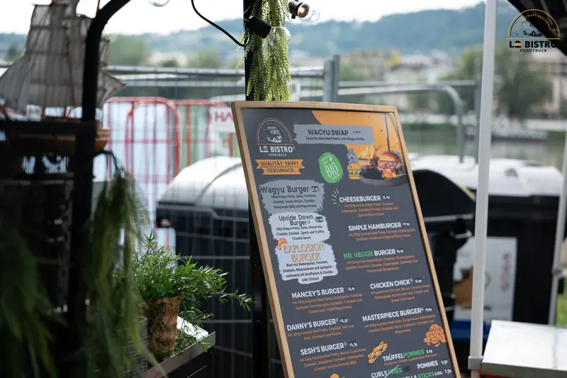 Speisekarte von Le Bistro am Stand an der Donau in Linz